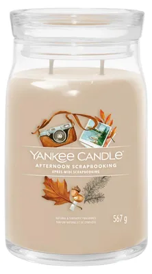 Productafbeelding van Yankee Candle Afternoon, geurkaars, rond, beige, amber, appel, bergamot, cederhout, eucalyptus, gember, leer, citroen, muskus, nootmuskaat, patchouli, 90 uur brandduur, 1 stuk