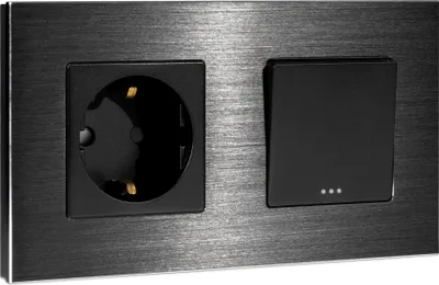 Produktbild von Navaris Lichtschalter mit Schuko Steckdose - mit Aluminium Rahmen - Design Glas Schalter einfach - Aufputz Wippschalter Wandschalter in Schwarz