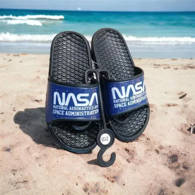 Produktbild von Badeschuhe / Badeschlappen "NASA" mit Logoschriftzug, 27/28