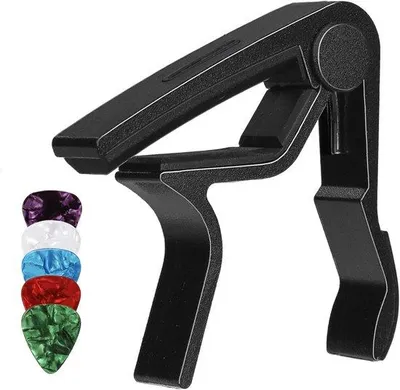 Obrázek produktu pro Kapodastr na kytaru s držákem na trsátka – včetně trsátek – pro akustickou a elektrickou kytaru, ukulele, baskytaru, banjo (černý)