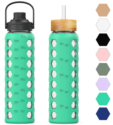 Productafbeelding van 950 ml glazen waterfles met bamboe rietje en tijdmarkering - groen