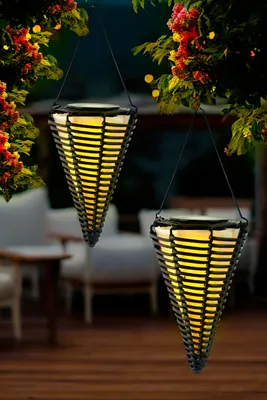 Produktbild von Solar Hängelampen 2er Set LED Außenleuchte in Rattan-Optik mit warmweißem Flackerlicht Solarbetrieben, Solarlampen hängend Wetterfest & kabellos für Garten, Balkon & Terrasse