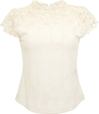 Produktbild von Damen Trachtenbluse Modellnummer BLN-30, schlichtes elegantes Design