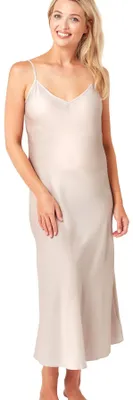 Imagen del producto de Indigo Sky, camisón largo de satén, modelo Samsara, color marfil