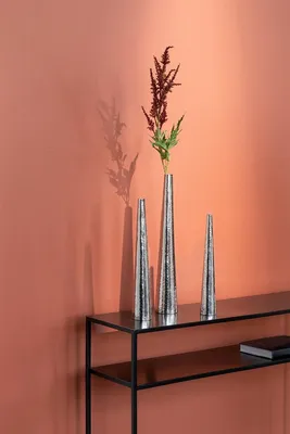 Produktbild von CUBA Vase - H. 31cm x Ø 5 cm - silberfarben - Edelstahl - Blumenvase