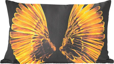 Produktbild von MuchoWow® Zierkissen Sofakissen Wohnzimmer Dekokissen 50x30 cm Goldene Flügel auf schwarzem Hintergrund - Wohnzimmerdekoration - Polster mit Photo