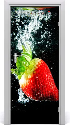 Produktbild von Tulup Türaufkleber 85x205 cm Dekorative Aufkleber Selbstklebend Wasserdichte Tapete Abnehmbar Schlafzimmer Wohnzimmer Wohnkultur - Erdbeere im Wasser