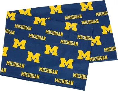 Productafbeelding van Covers Everything Comfy Michigan Wolverines kussensloop, lichaamskussen, 50 x 152 cm, inclusief 1 kussensloop