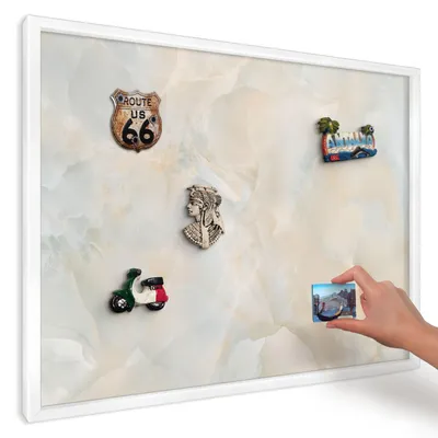 Produktbild von Magnettafel 70x50 cm mit weißem Rahmen - Magnetische Metalltafel, Magnetpinnwand zur Wandmontage für Wohnzimmer, Küche, Flur, Kinderzimmer und Büro - Subtile Eleganz