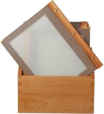 Zdjęcie produktu dla Securit Menu Folders w drewnianym pudełku, brązowy, A4 (20 szt.)