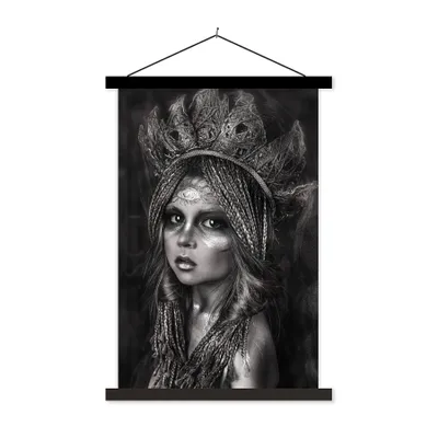 Produktbild von MuchoWow® Textilposter Frau - Schwarz - Weiß 60x90 cm mit schwarzem Rahmen - Poster Wohnzimmer