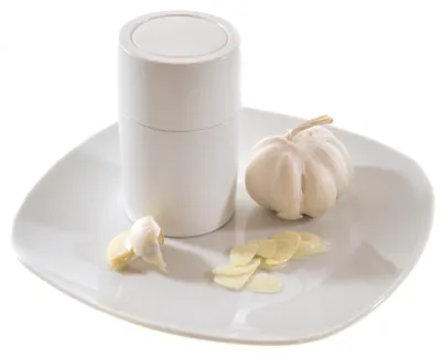 Zdjęcie produktu dla Cienkie plasterki czosnku, obieraczka do warzyw