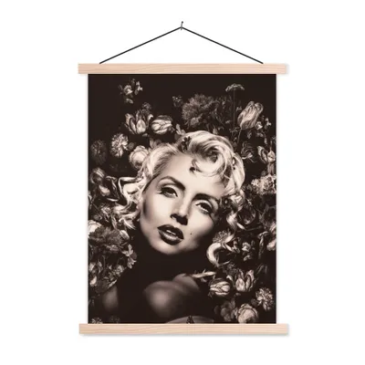 Produktbild von MuchoWow® Textilposter Blumen - Frau - Schwarz - Weiß 40x53 cm mit holzfarbenen Rahmen - Schlafzimmer