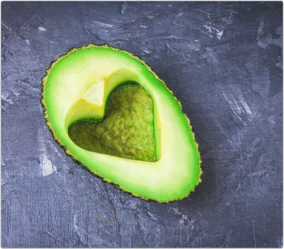 Produktbild von Spritzschutz Herdabdeckplatte Schneidebrett aus Glas Herz in Avocado 1-Teilig (60x52cm)