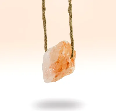 Produktbild von Hochwertiger Salzleckstein “Bergkristall” 8-10 Stück Leckstein mit Kordel, insgesamt ca. 1 kg, für Kaninchen, Katzen, Pferde Schafe und andere Tiere