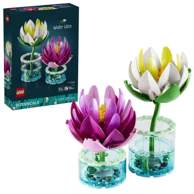 Imagen del producto de LEGO Botanicals: Set de lirios acuáticos artificiales, con 2 plantas artificiales en macetas dentro de jarrones transparentes. Ideal para decorar habitaciones infantiles, regalo para niñas a partir de 9 años y amantes de las flores. Número de producto: 11511