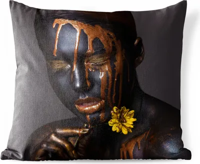 Produktbild von MuchoWow® Outdoor Kissen - Frau - Schwarz - Kupfer - 50x50 cm - Wetterfest - Lounge Kissen - Komfortabel - Kissen mit Bild