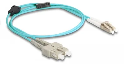 Imagen del producto de Cable de red de fibra óptica DeLOCK de 1 metro para dispositivos de red, switches y convertidores de medios. Segundo conector: 1 x SC dúplex. Material LSZH (bajo en halógenos). Color: azul