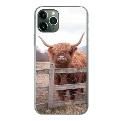 Produktbild von MuchoWow® Handyhülle Schutzhülle Hülle für iPhone 11 Pro Scottish Highlander - Gras - Zaun Silikon Softcase Handy Hülle - Handy