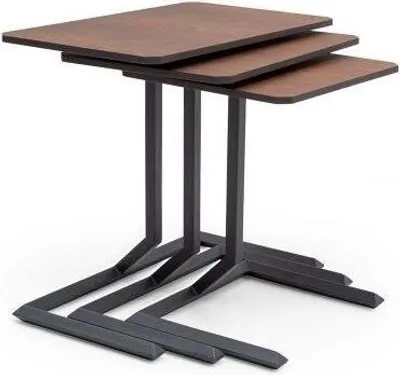 Image de Tables d'appoint modernes en set de trois pour des pièces à vivre stylées
