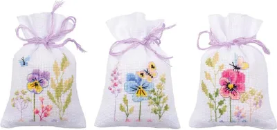 Produktbild von Vervaco Kräutertütchen Kreuzstich Stickpackung "Stiefmütterchen" 3er Set, Zählmuster, 8x12cm