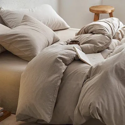 Obrázek produktu pro Sada povlečení Unyqoos® z mikrovlákna, barva taupe – 200x200 cm, 1 prostěradlo + 2 povlaky na polštáře, měkké, nemačkavé, s skrytým zipem a rohovými páskami
