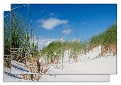 Produktbild von Wallario Frühstücksbrettchen 2er Set aus Glas, je 20 x 30 cm, mit rutschfesten Füßen, Motiv Düne am Strand unter blauem Himmel