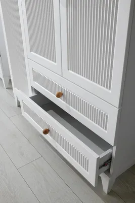 Produktbild von Kleiderschrank Weiß Elegantes Schlafzimmer Design Modern Möbel Luxus Neu