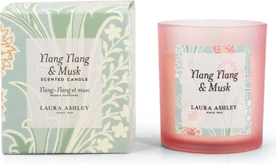 Productafbeelding van Geurkaars Laura Ashley Ylang Ylang & Musk, aromatische kaars, afmetingen: 10x9x9 cm, glas, paraffine, ideaal als cadeau