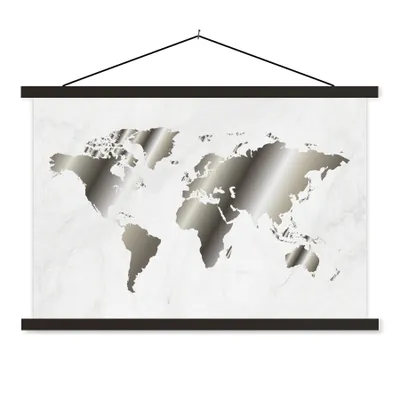 Produktbild von MuchoWow® Textilposter Weltkarte - Schwarz und weiß - Marmor 120x80 cm mit schwarzem Rahmen - Wanddeko