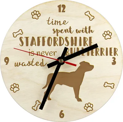 Image de Bull terrier du Staffordshire - horloge avec chien, horloge en bois gravée, horloge personnalisée Art-Dog
