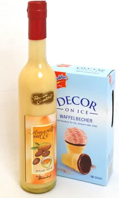 Produktbild von Eierlikör Amaretto 500 ml mit Waffelbecher Präsentset