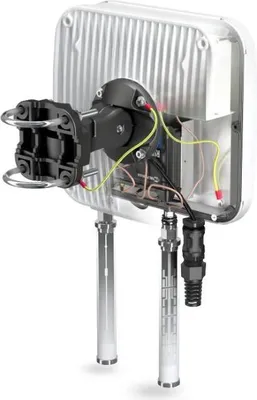 Obrázek produktu pro QuWireless QuMax - 7 dBi - 0.694-0.96/1.7-2.2/2.2-2.7, 2.4-2.5/4.7-6 GHz - 50 Ohm - Richtantenne - Vertikale Polarisation - IP67