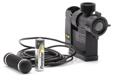 A black electronic water stop device, a battery, and a cylindrical component are arranged on a white background.