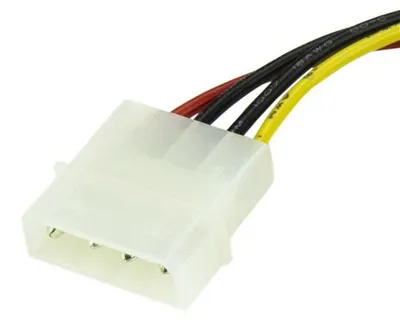 Productafbeelding van StarTech.com 15 cm 4-pins Molex naar SATA-kabel - LP4 / Serial-ATA stroomadapter