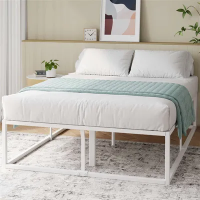 Modernes Metallbett in Weiß – schlichtes Design mit hoher Stabilität.

