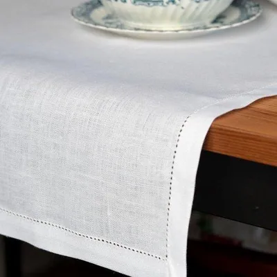 Produktbild von Unyqoos® Tischläufer Florence – 100% Leinen, 43 x 270 cm, Weiß/Weiß, Tischband mit Hohlsaum für Hochzeit, Hotel, Restaurant, Catering