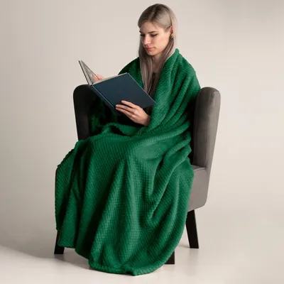 Produktbild von Kuscheldecke Fleece kuschelig weich Tagesdecke 70 x 150 cm -  Dunkelgrün
