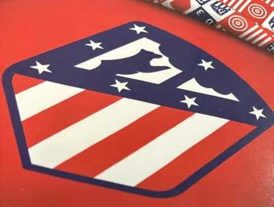 Obrázok produktu pre Sada posteľnej bielizne ATMadrid, oficiálna futbalová zbierka klubu z Madridu, zahŕňa: prikrývku, obliečky na vankúše a obliečky na prikrývku (AT 150)