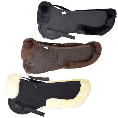 Produktbild von Lammfell Sattelkissen Sattelpad mit Fellrand hinten in beige, braun oder schwarz, Farbe:schwarz