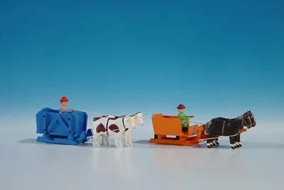 Obrázok produktu pre Miniatúry 2 krabicové sane s kočišom ŠxV 9x3,5cm NOVINKA