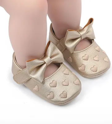 Produktbild von 1 Paar Baby Mädchen Herzförmige Stickerei Muster Schleife Kleid Schuhe Kunstleder Säugling Kleinkind Prewalker Gold Innenlänge 4,7 Zoll 6-12M