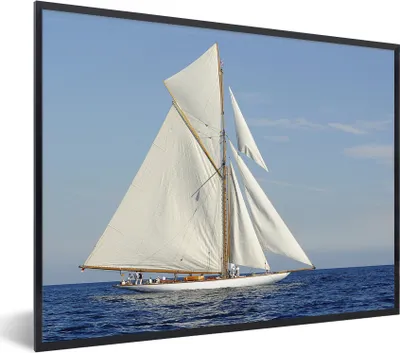Produktbild von MuchoWow® Gerahmtes Poster Segelboot bei Saint Tropez 80x60 cm - Poster mit Schwarzem Bilderrahmen Wandposter Rahmen Foto Bilder - Schwarzem - Mit Gestell