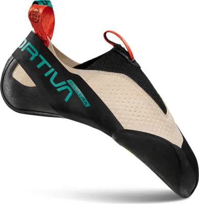 Kletterschuh "Mantra" von La Sportiva; schwarz und beige; mit rutschfester Sohle und atmungsaktivem Obermaterial.