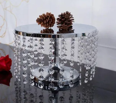 Immagine prodotto di Alzata per torte in metallo, altezza 20,5 cm, base rotonda con diametro di 30,5 cm