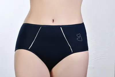 Produktbild von Toker Collection® Hüftslip "Sabrina" mit Glitzerapplikation 3er Pack (Packung, 3 Stück) Kontrastnähte im Vorderteil, Farbe Schwarz, Größe 36/38