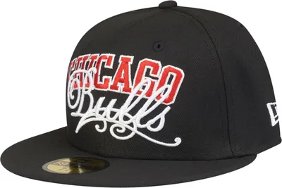 Produktbild von New Era 59Fifty Fitted Cap - SCRIPT Chicago Bulls - 7 1/8
