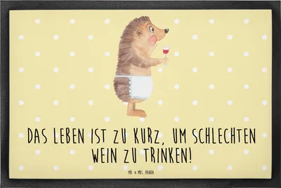 Produktbild von Mr. & Mrs. Panda Fußabstreifer Igel Wein 40 x 60 cm - Gelb Pastell - Geschenk, Fussmatte, fußmatte, Weinglas, Lustige Sprüche, Spruch, Gummimatte, Schmutzmatte, trinken