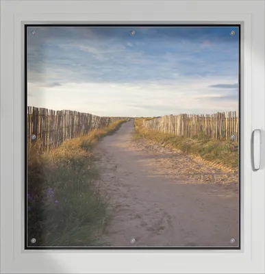 Produktbild von Wallario Lichtschutzbild, Dekorativer Sichtschutz Sonnenschutz 96 x 100 cm mit Motiv: Sandweg an einem Strand in Frankreich, Bretagne - Verdunklung ohne Bohren