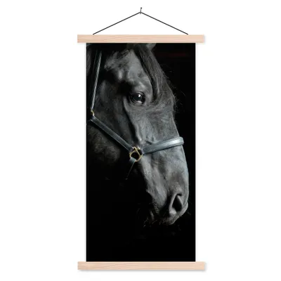 Produktbild von MuchoWow® Textilposter Pferd - Schwarz - Halfter 60x120 cm mit holzfarbenen Rahmen - Holz